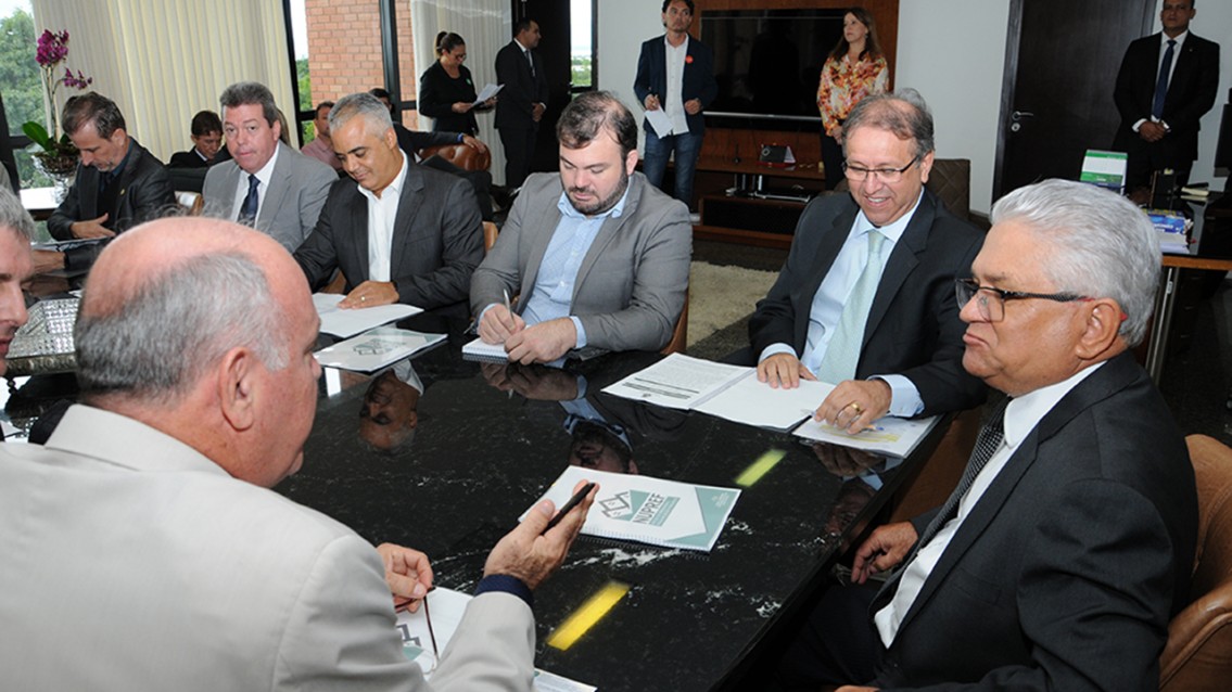 Poderes se unem para garantir regularização fundiária no TO