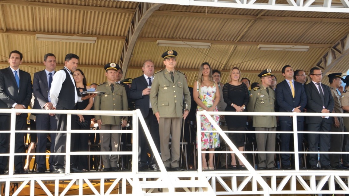 Nova presidente da AL participa de troca de comando da PM
