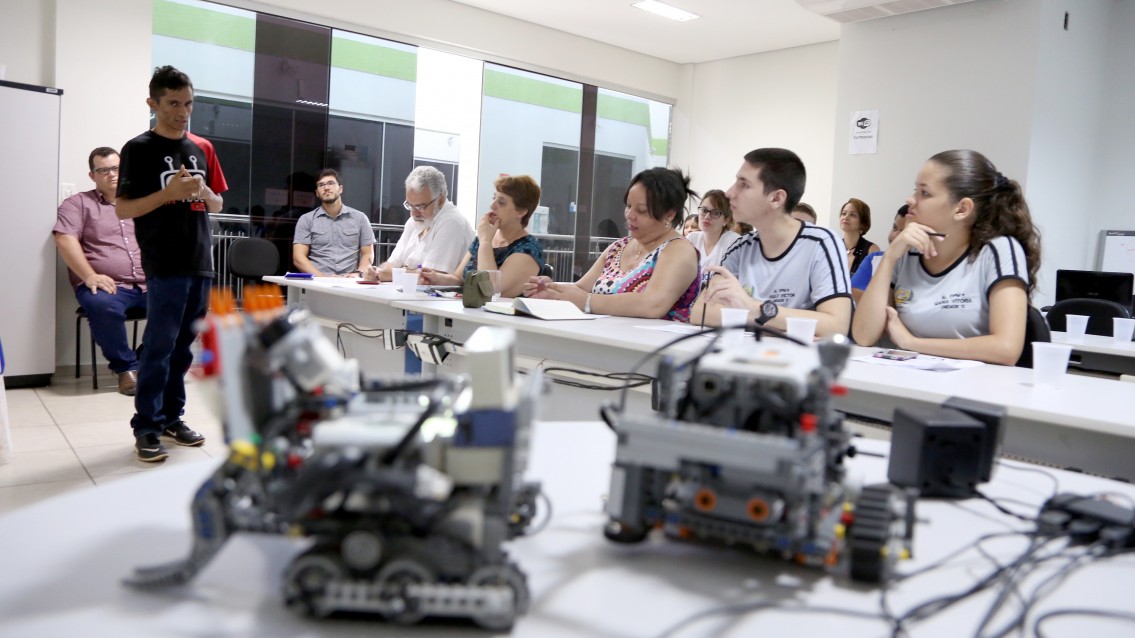 Alunos investem em projetos de robótica no TO