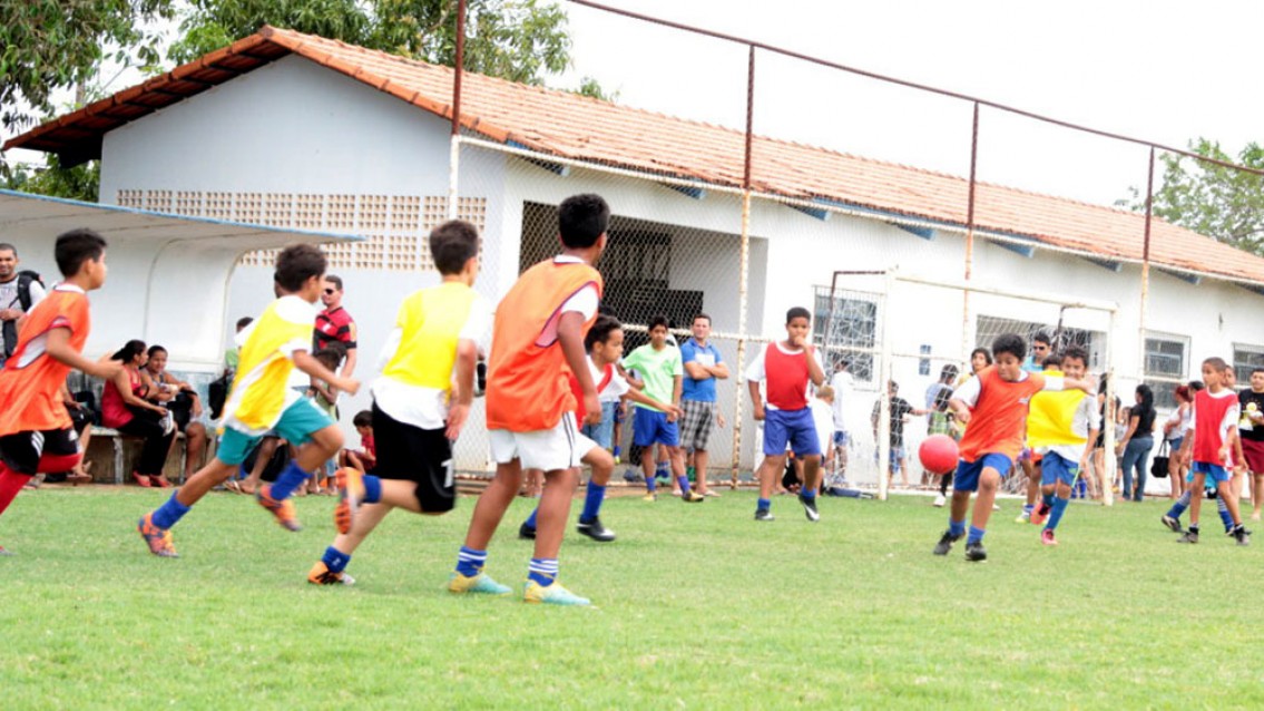 São prorrogadas as inscrições para turmas da Escolinha Nilton Santos