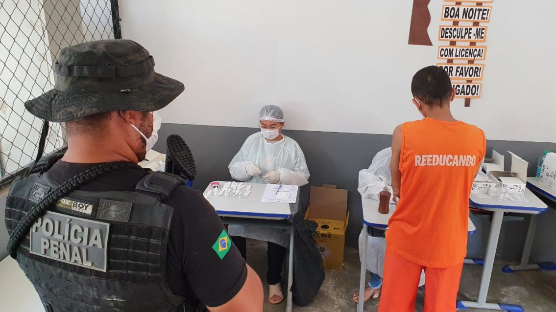 Pessoas privadas de liberdade são vacinas contra a covid-19 Pessoas privadas de liberdade são vacinas contra a covid-19