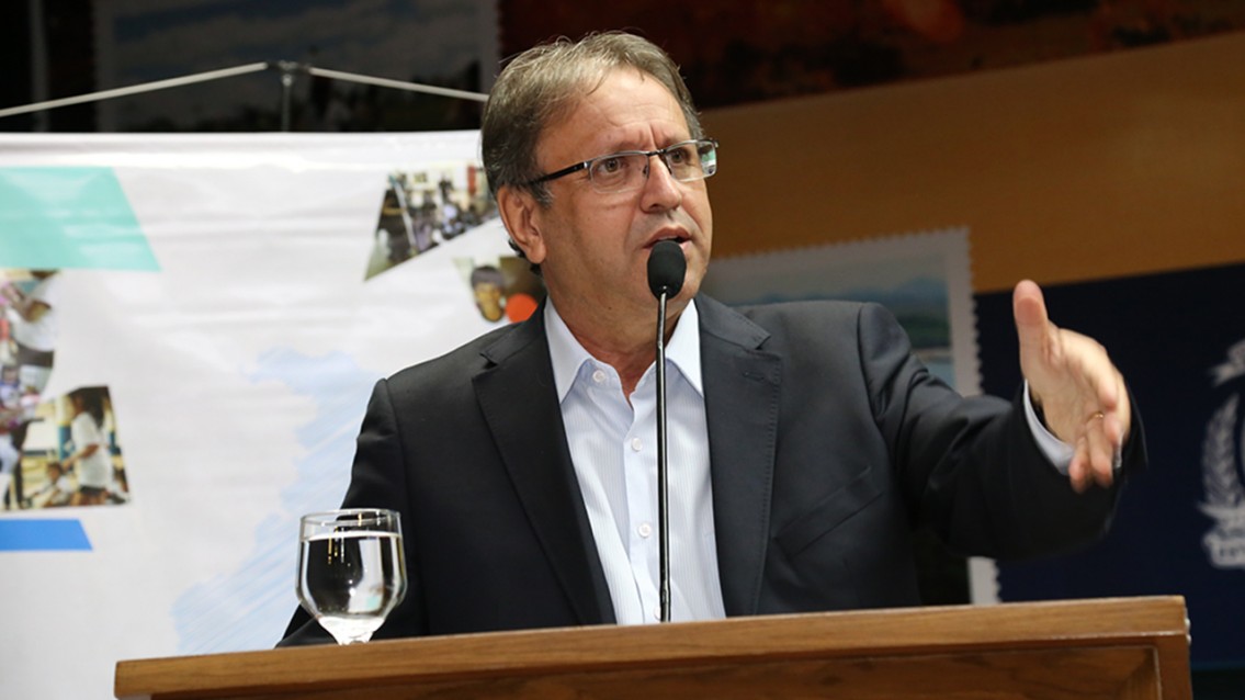 Governador cassado diz que continua trabalhos no Araguaia