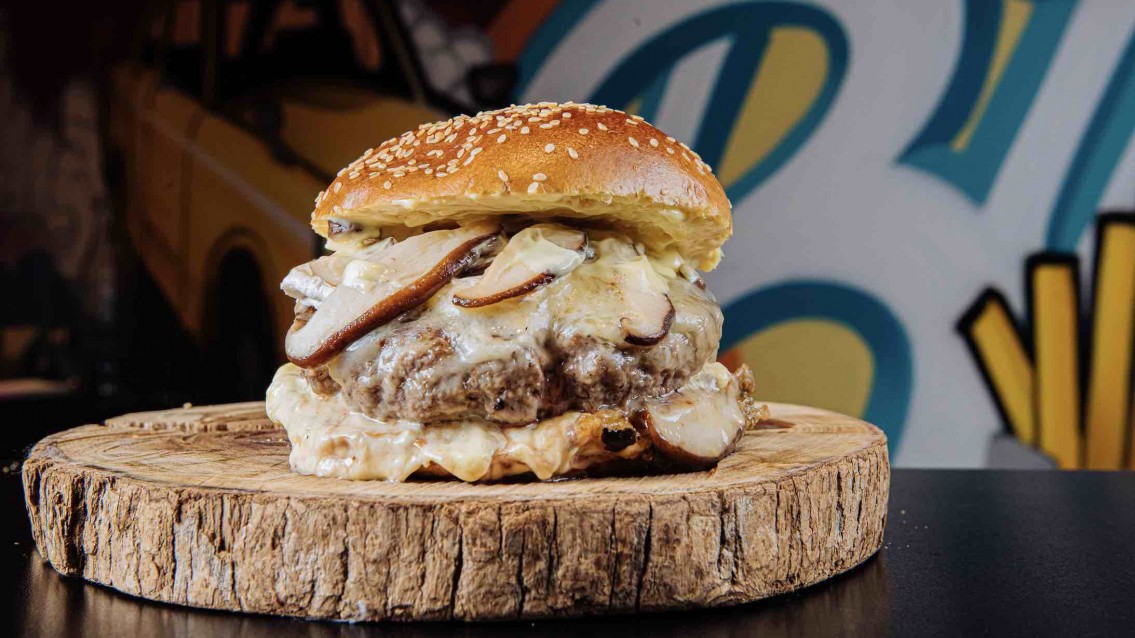 HAMBURGUERIA QUE NASCEU EM CASA QUER ATINGIR BRASIL HAMBURGUERIA QUE NASCEU EM CASA QUER ATINGIR BRASIL