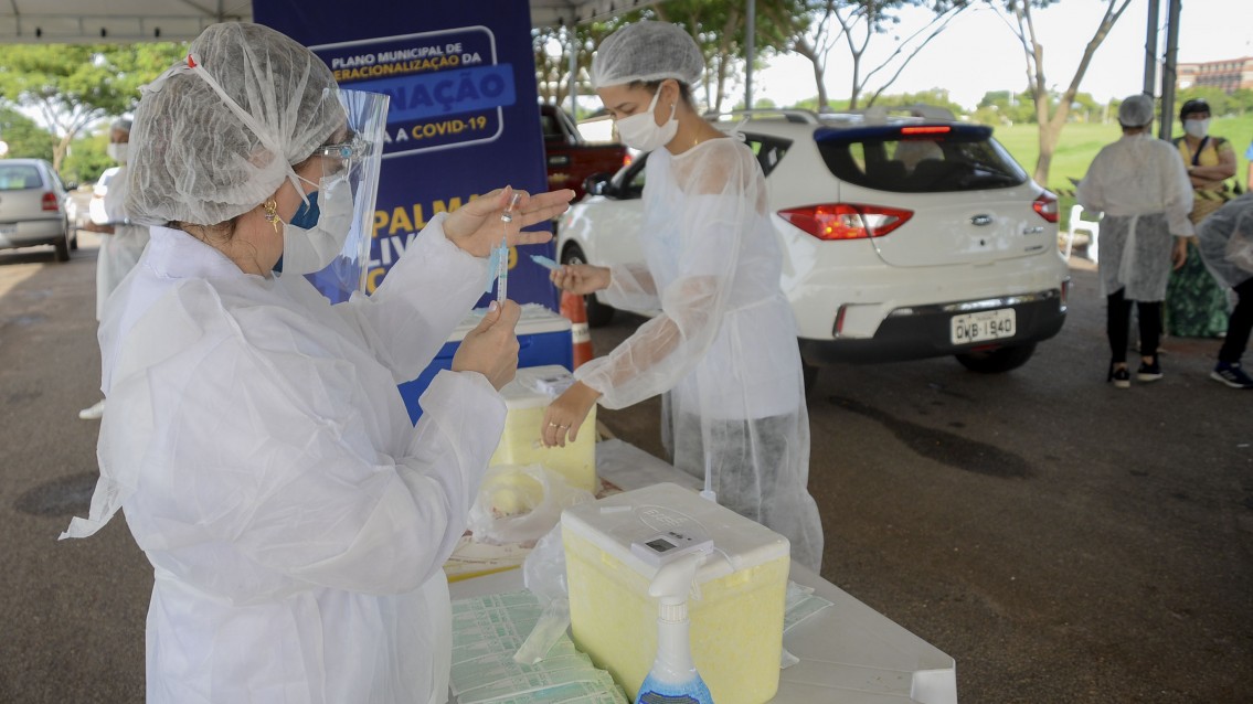 Palmas oferece segunda dose para idosos acima de 80 anos Palmas oferece segunda dose para idosos acima de 80 anos